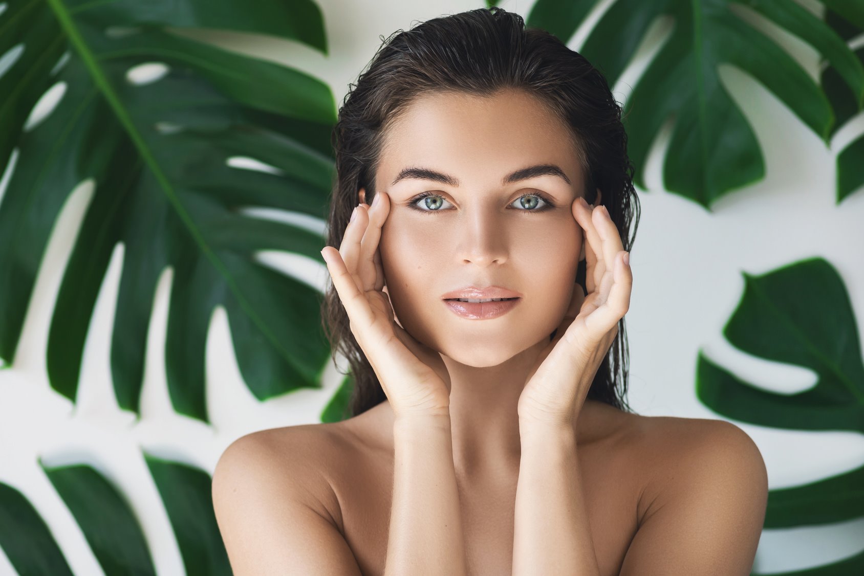 ТОП-6 косметологических процедур, которые улучшат состояние кожи в холода и не только.